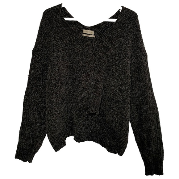 Urban Outfitters Sweaters - 𝅺urban Outfitters V-neck Oversized Sweater size S